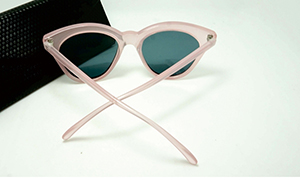 Lady’s sunglasses